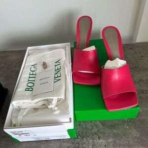 Bottega Veneta Lounge Kid Sandals